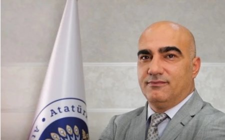 İzmir’de Sağlıkta Yeni Dönem: Doç. Dr. Ayhan Kul Görevde